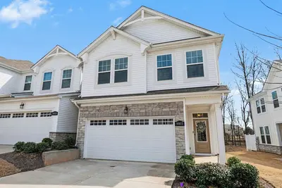 Image de Modern Quiet End-Unit 3br Townhome