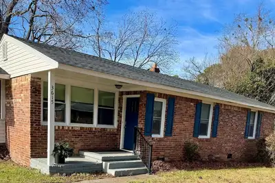 Image de Renovated, Close To Everything, Covered Patio