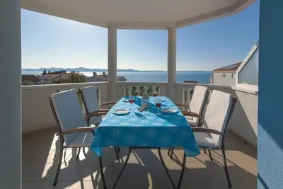 Image de Appartement de deux chambres avec une piscine Kozino, Zadar (A-25190-a)