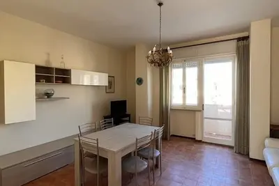 Image de Four-room apartment 30 meters from the sea, with parking space