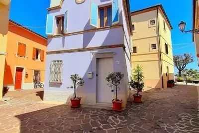 Image de Delightful quaint downtown skyline