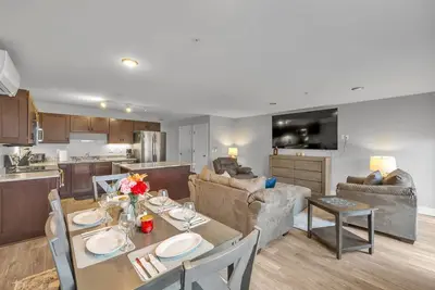 Image de Modern Birmingham Retreat