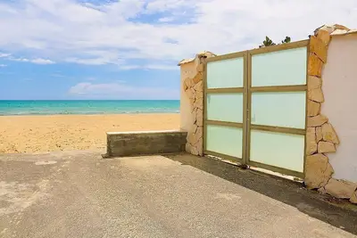 Image de Casa Libezia B: A welcoming apartment located right on the beach, with Free Wi-Fi.