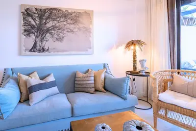 Image de Sunny 2-Bedroom Apartment | Pool & Terrace | Estepona