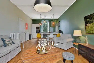 Image de Grand T4 Chic & Spacieux • 3 chambres • 3 Sdb • Centre & Voie Verte