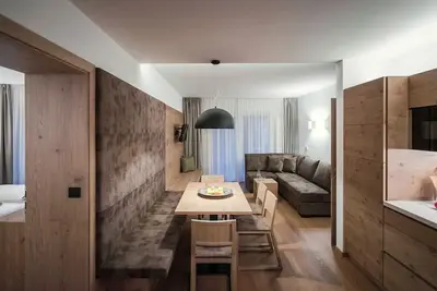 Image de Appartement 'Trilocale C2 env. 65 m²' avec vue jardin, balcon et Wi-Fi