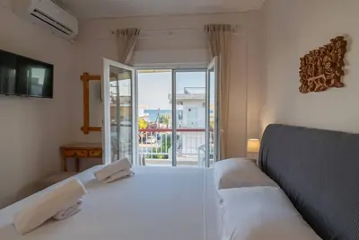 Image de Thanos and Sofia by RentalsPro