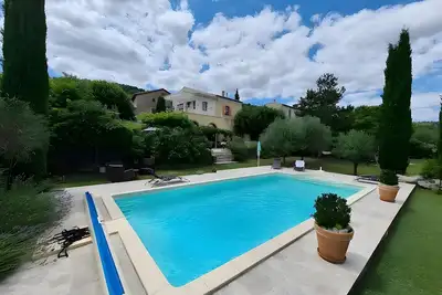 Image de Maison de vacances « Mas Du Tilleul » avec piscine privée, terrasse et Wi-Fi