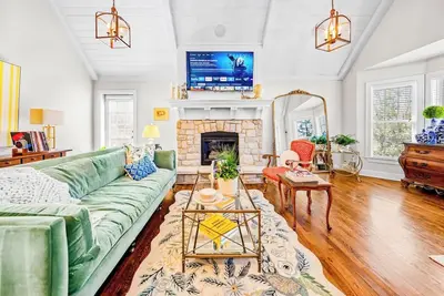 Image de The Designer’s Home • Fire Pit • Vaulted Ceilings