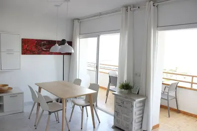 Image de Nice apartment in front of beach, pool in garden, nice views over beach