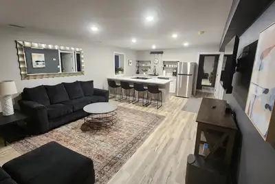 Image de Almost Home Hideaway is a \nspacious 3 bedroom space for your travel needs