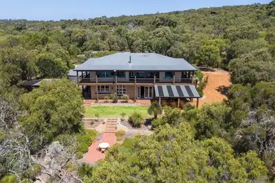 Image de Inji Retreat Dual Bushland Retreat near the Coast