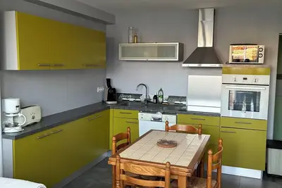 Image de Maison au calme F3 2 chambres, 3 lits de 140, climatisée, terrasse, parking.