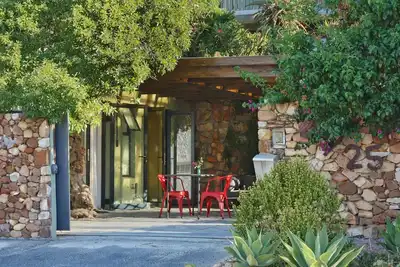 Image de Stoeplife is a sun-and-wind-sheltered cottage in the heart of Kommetjie