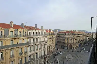 Image de Duplex avec balcon au pied du Tramway République
