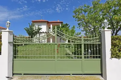 Image de Fotinia Beach House Ground Floor by RentalsPro