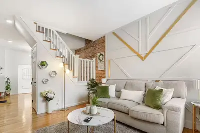 Image de Renovated Luxury Canton Home