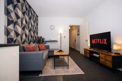 Image de Stylish 2br Apartment • Free Parking • City Access