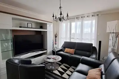 Image de T3 Standing 10' de Tours | Balcon | Home Cinéma | Parking Gratuit