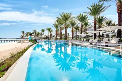 Image de Relaxing Beach Retreat! 3br Unit with Pool & Gym Access! Pet Friendly!