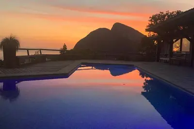 Image de Exceptional mansion with panoramic views between the sea and mountains, with 24-hour security.