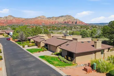 Image de Sedona Townhome • Pool, Golf & Star Gazing