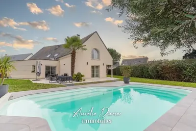 Image de Villa avec piscine chauffée et jacuzzi au pieds des châteaux de La Loire