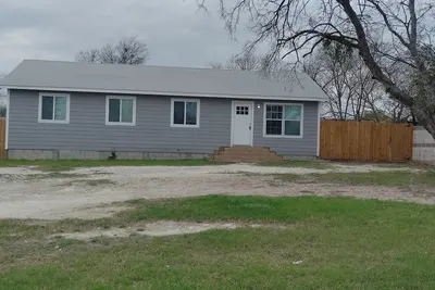Image de 4bedroom, Heb, Shopping Mall, 7Eleven, pet friendly yard, pkg 4 work trailers
