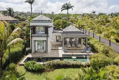 Image de Tropical 4-Bedroom Villa / Infinity Pool & Garden