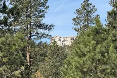 Image de Grizzly Bear Creek Cabin