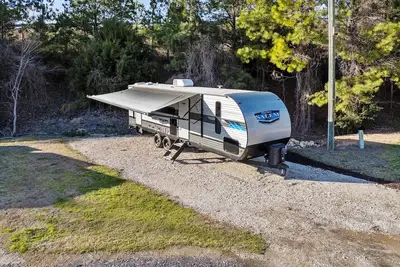 Image de Cozy Camper with Canal access
