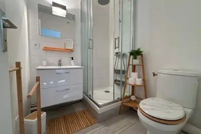 Image de Cosy F2 Historique