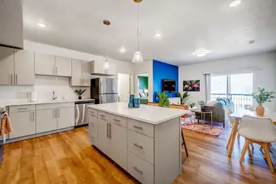 Image de Brand New Tropical Vibe 2bd 2ba