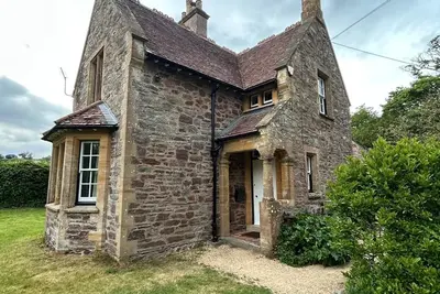 Image de Stunning Grade 2 listed cottage surrounded by stunning countryside.