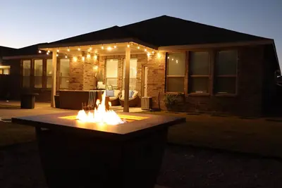 Image de 4-bedroom house in adorable Midland with cool Ac comfort