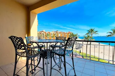 Image de Cozy Sandy Beach Condo Pool Princesa A-302