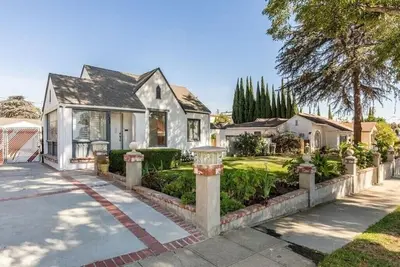 Image de Serene & Stylish 2br Urban Retreat -Near the Beach