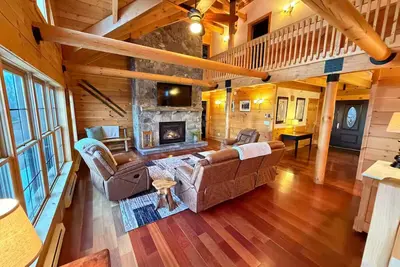 Image de Gorgeous 5-bedroom Log Home in Harman perfect for families. Beautiful Views!