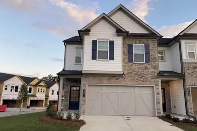 Image de Pleasant 3-bedroom townhome with Ac in charming Grayson