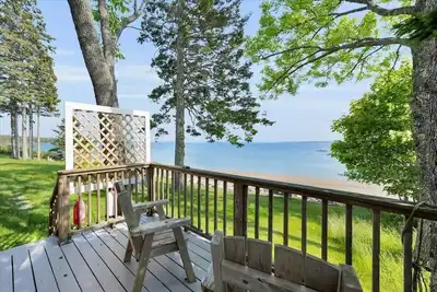 Image de Peaceful Oceanfront 1-bedroom Cottage in Brooklin Stunning Sunsets