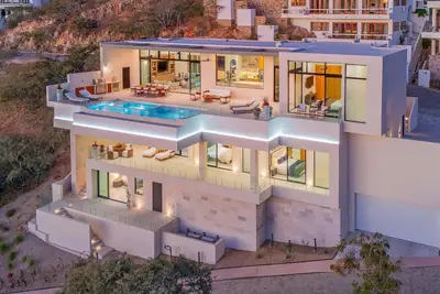 Image de Exclusive gated community of Pedregal, Panoramic Views, 5 bedrooms