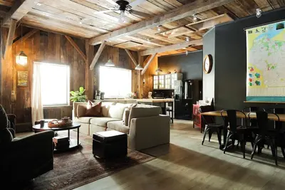 Image de Barndominium with Goats, Hot Tub, Forest & River