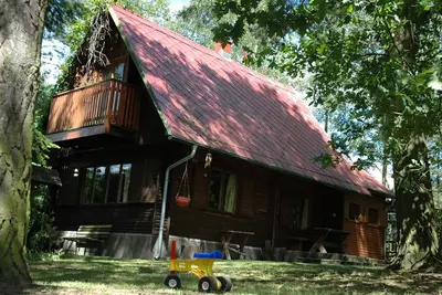 Image de Chalet romantique indépendant dans les bois - U Faflika