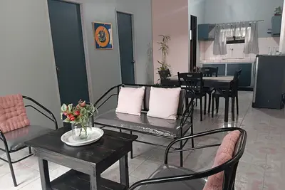 Image de Adorable 2-bedroom home in cool Baguio for your stay, with a  touch of Paris.