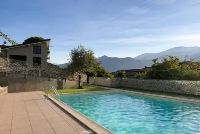 Image de Modern design lake-view apartment with Pool and Ac