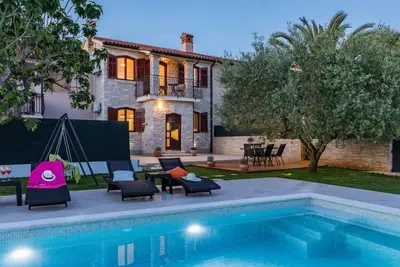 Image de Magnifique maison de vacances avec piscine privée, Wifi, Tv, terrasse et animaux admis