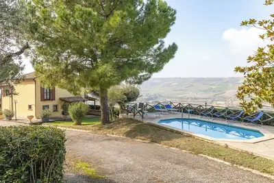 Image de Maison de vacances privée avec piscine privée, Wifi, terrasse, animaux admis, vue panoramique