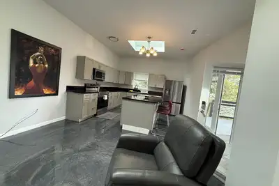 Image de 3br Retreat • Private Patio • Near Dc & Pentagon