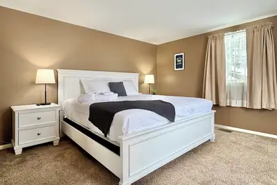 Image de Welcome to 7th Inning Stretch, a cozy and charming retreat in upstate New York. Just 5. 9 miles (about an 8-minute drive) from Cooperstown All Star Village. Perfect for baseball families, relaxing getaways, family visits or a weekend escape.