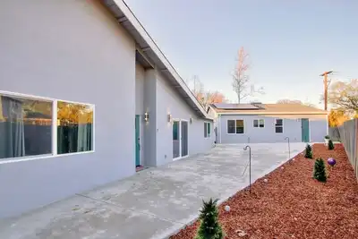 Image de Colusa Commons 4 Br 3 Ba near Uc Davis